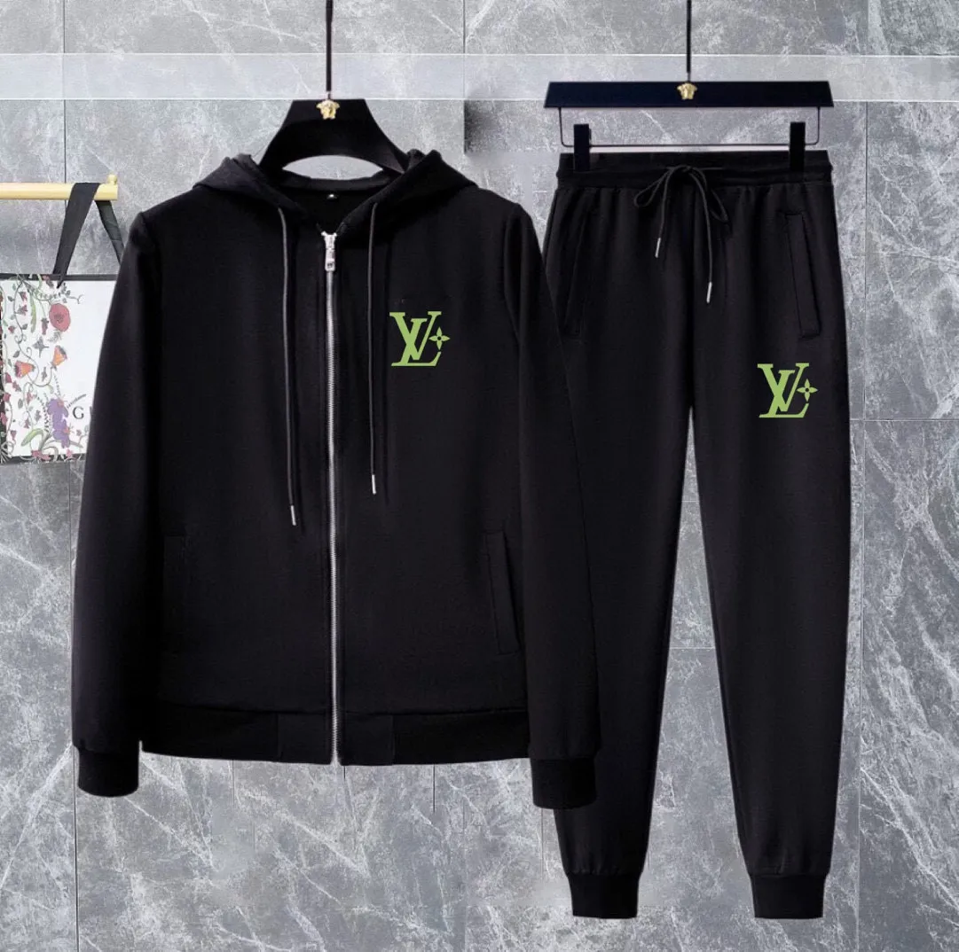 🅿️420 [LV Louis Vuitton] (Fat Man Gospel) hot-selling suit is coming. Focus on the original version of the official website. 2025 new hot-selling cardigan sweater suit. The original order is the best. 🇭🇰The meticulous work of top designers is dedicated to a fitting and perfect upper body effect. All-natural high-quality Roman cotton 100%, close-fitting comfort, noble and elegant! Original hardware embodies elegance and nobility! Counter size: M-5XL (maximum wear up to 220 pounds)